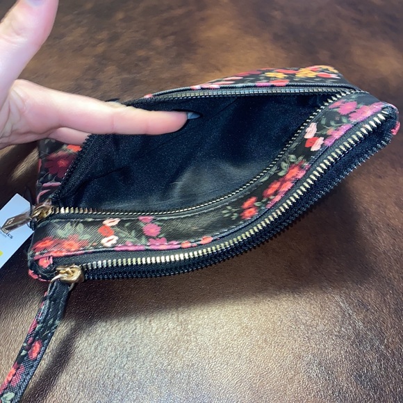 🍂Apt 9 Brand New floral wallet! - Picture 4 of 5